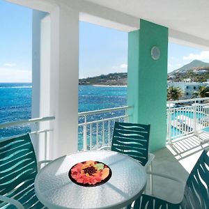 One-Bedroom Oceanfront Suite